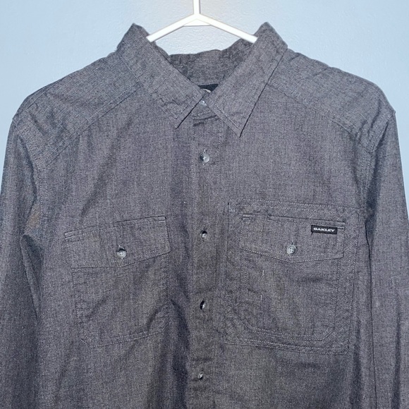 Oakley long sleeve button-up. - Picture 1 of 3